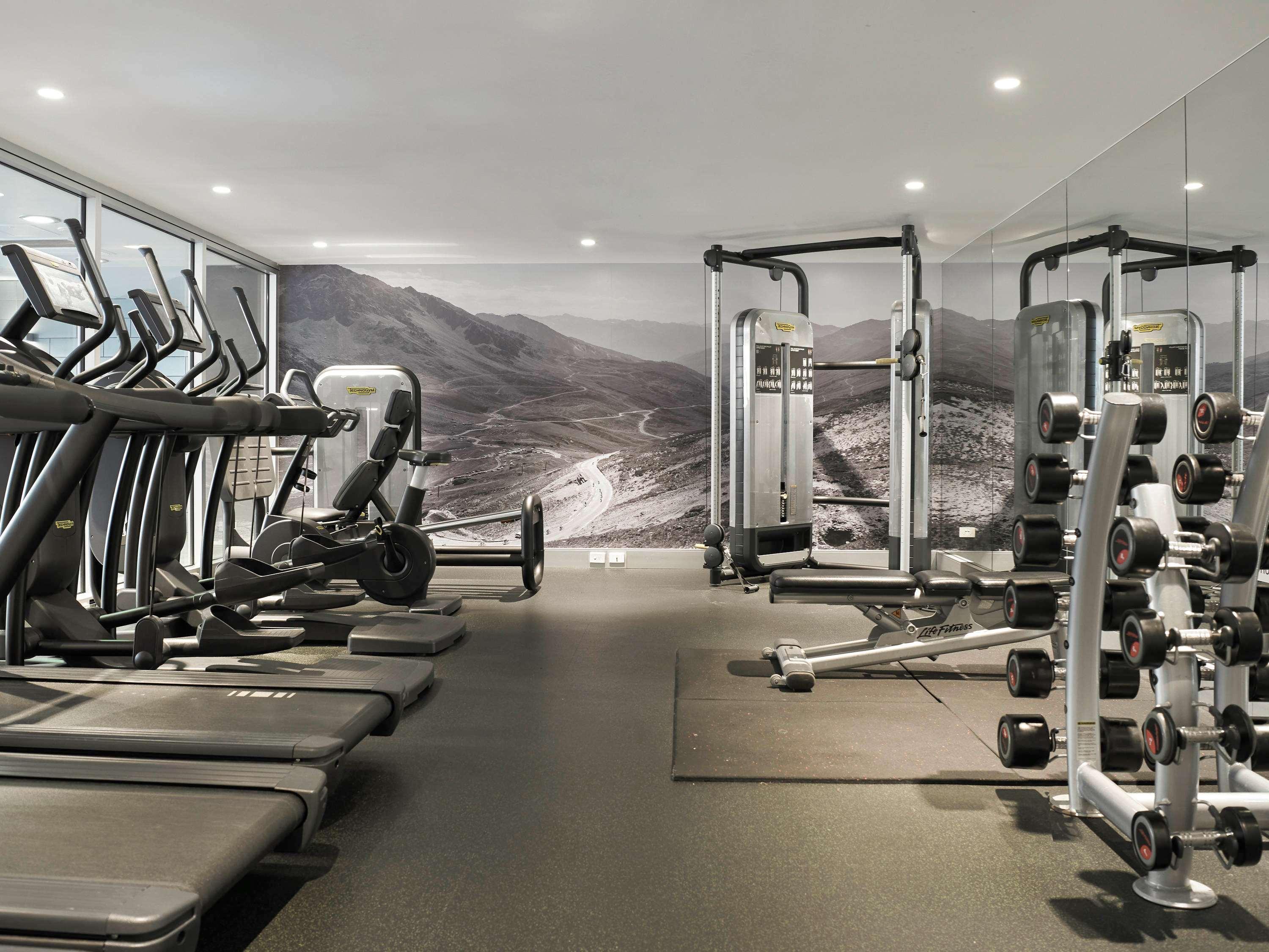 Hotel Pullman Adelaida Exterior foto The gym at the 2012 Olympic Village
