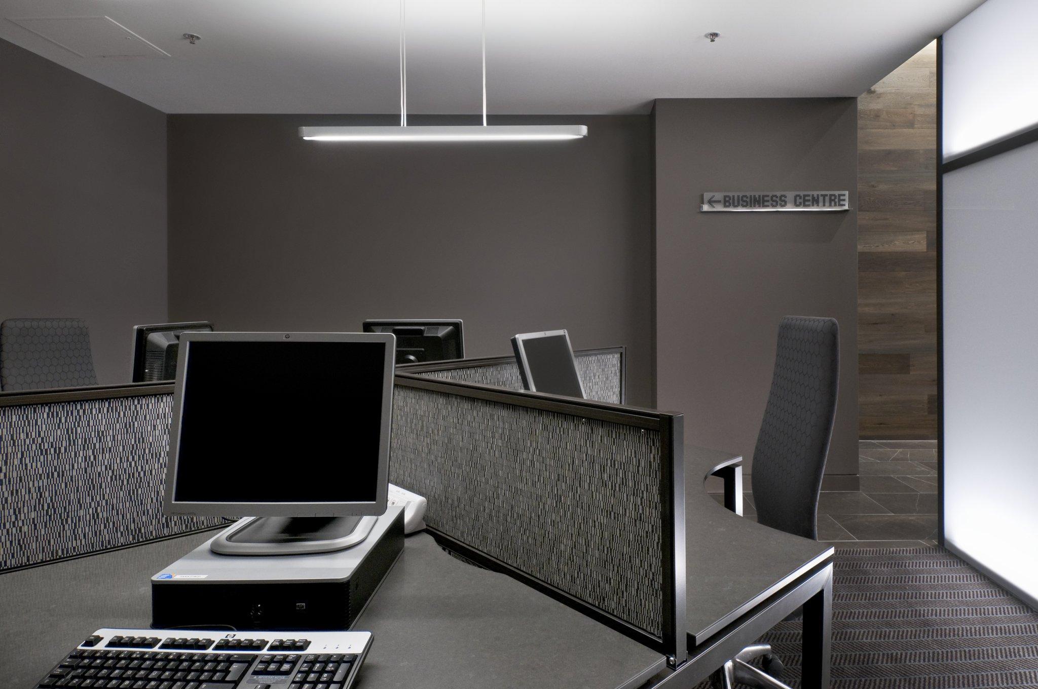 Hotel Pullman Adelaida Facilidades foto A linear fluorescent light