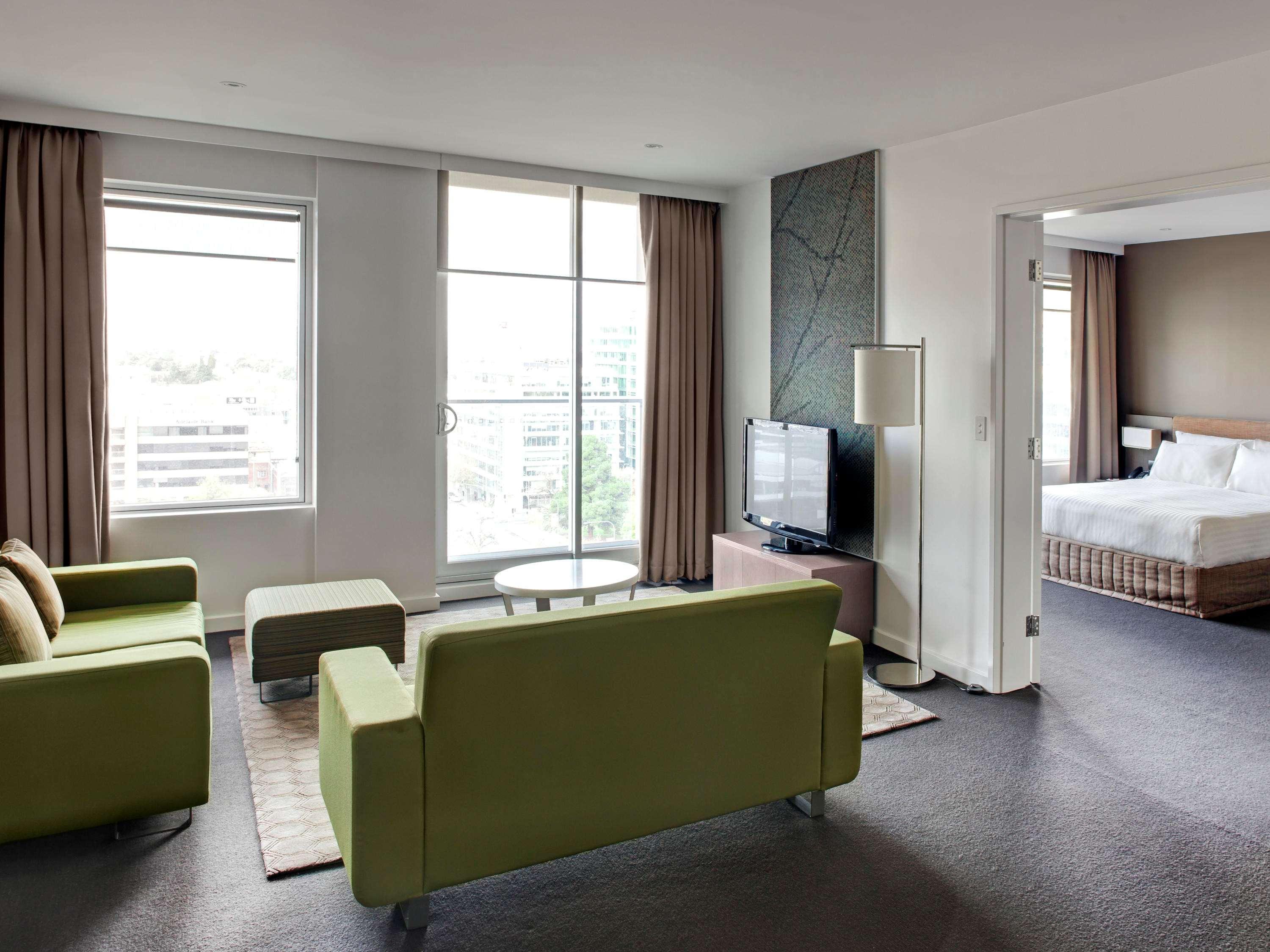 Hotel Pullman Adelaida Exterior foto Suite at the hotel