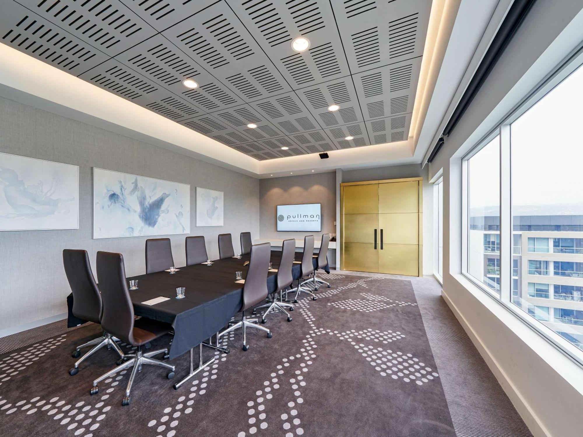 Hotel Pullman Adelaida Exterior foto Meeting room