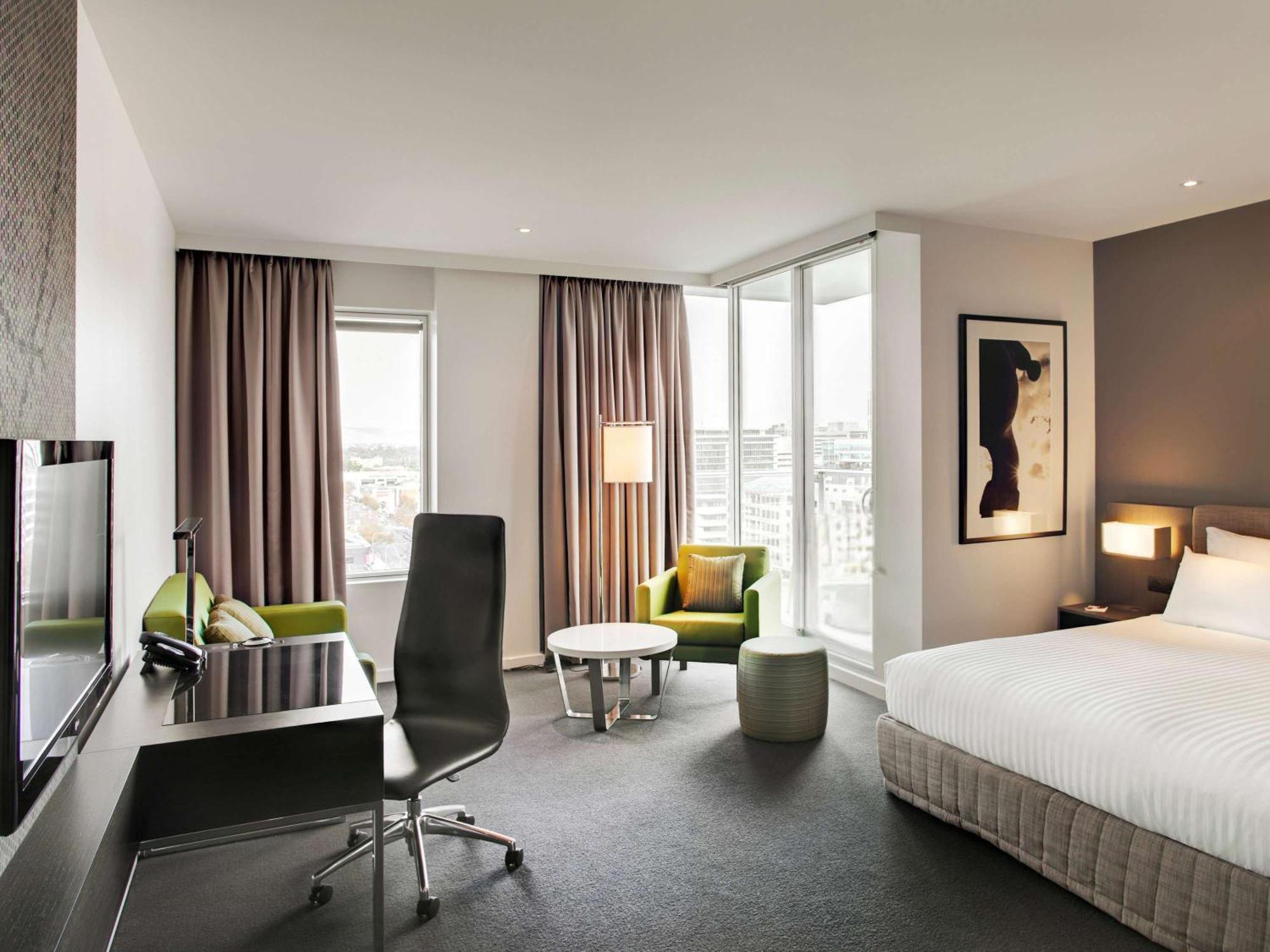 Hotel Pullman Adelaida Exterior foto A room at the InterContinental London The O2
