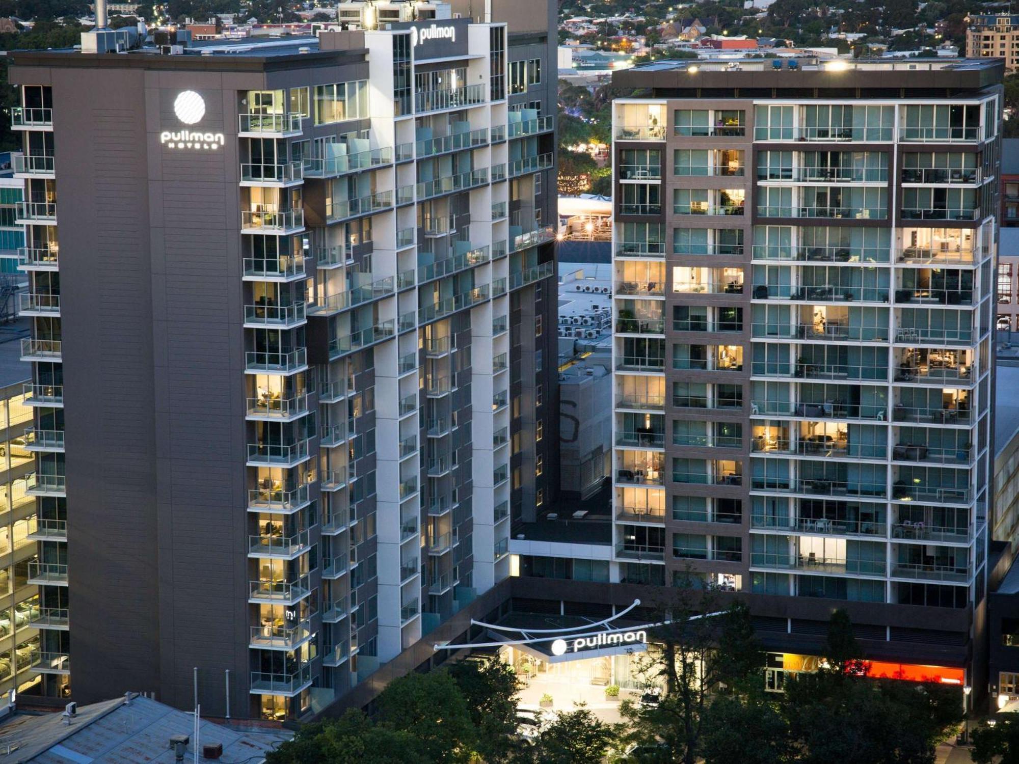 Hotel Pullman Adelaida Exterior foto Pullman Perth Waterfront
